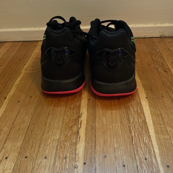 Kyrie flytrap 2 - Picture 4 of 5